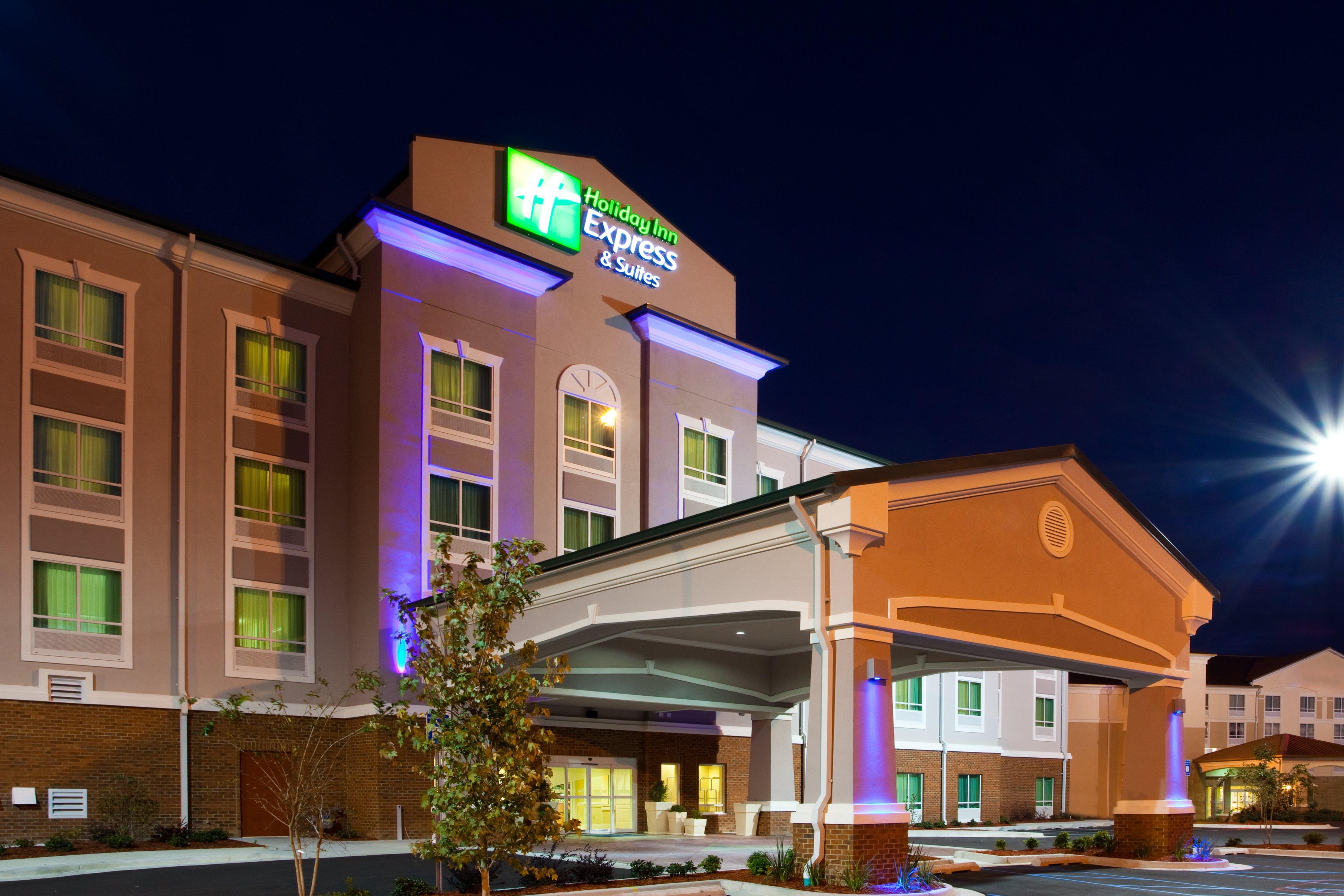 Holiday Inn Express & Suites - Valdosta By Ihg Exterior photo